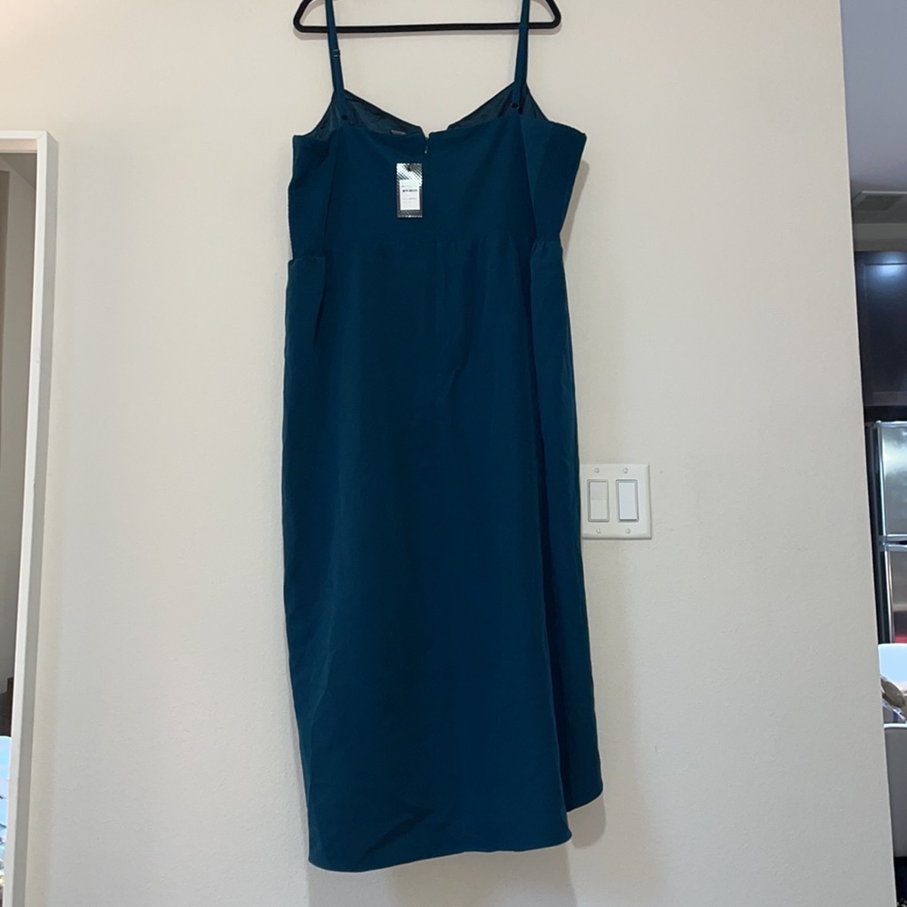 City Chic Sassy V Neck Dress in Emerald SZ 22 NWT - Picture 4 of 8